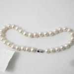 586 4364 PEARL NECKLACE